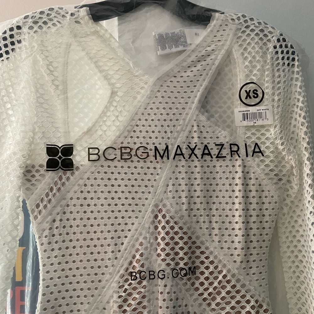 Off white BCBGMAXAZRIA brand new with tags perfect for spring night outings